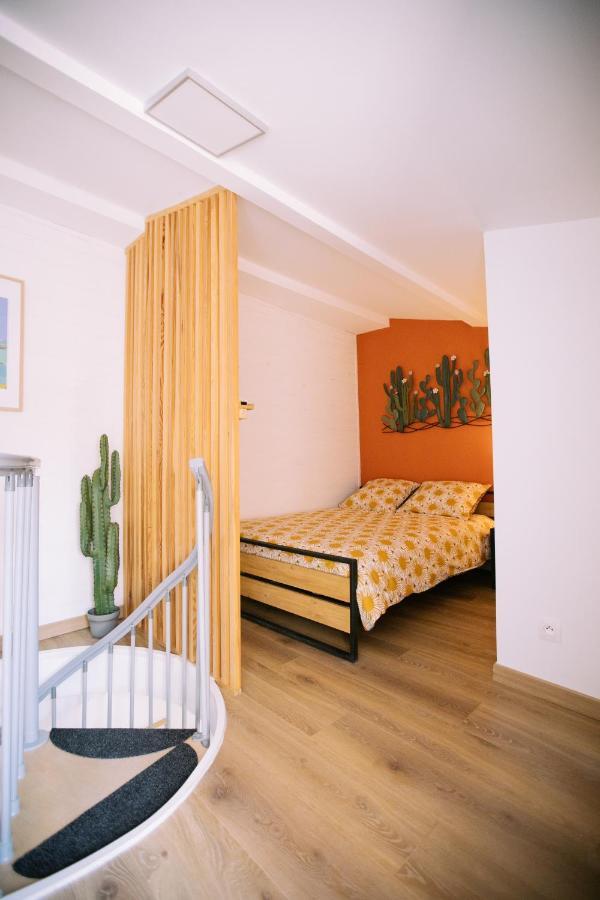 Apartamento Duplex Avec Terrasse - Hyper-Centre De Tolón Exterior foto